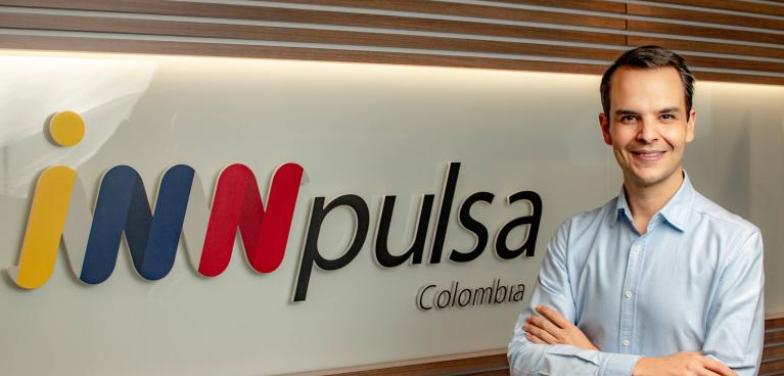 iNNpulsa, la agencia de emprendimiento e innovación del Gobierno y el ecosistema emprendedor de Colombia, son ejemplos de que es posible construir sobre lo construido. Hoy estamos viendo el fruto de esfuerzos que iniciaron hace 10 años con la creación de iNNpulsa y de programas como Apps.co, que buscan activar el crecimiento extraordinario jalonado por el emprendimiento innovador y de alto impacto. En el gobierno del presidente Duque, al poner el emprendimiento y la transformación digital en el centro del p