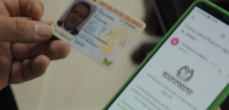La transformación digital en Colombia ha venido ganando terreno en los últimos años, esto acelerado por la pandemia y la necesidad de llevar a cabo diligencias y procesos desde un computador o celular de una manera eficiente. Cada día, temas como la interoperabilidad, manejo de datos y digitalización hacen parte de la discusión nacional, por un lado, representa una apertura al avance, por el otro, una situación compleja en un país con una brecha digital preocupante.  Conoce el caso completo en: https://www.
