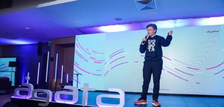 Alcaldía y Amazon Web Services anuncian programas de formación digital