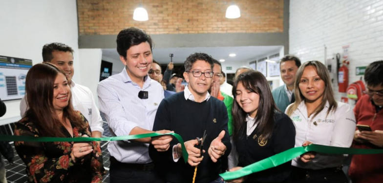 Gobierno de Boyacá implenta laboratorio de sistemas solares fotovoltaicos en Duitama