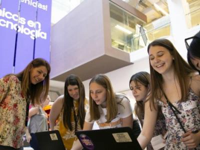 Mujeres en tecnología