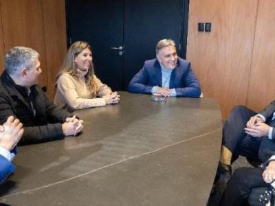 Llaryora se reunió con los representantes de Amazon Web Services (AWS)