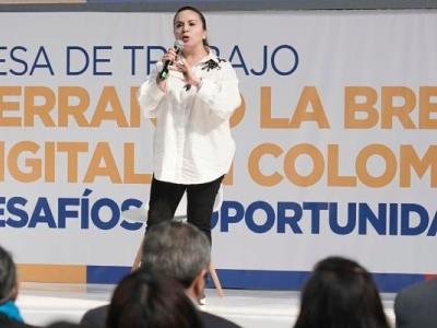En Soacha, MinTIC escuchó necesidades de la comunidad para enfrentar retos del cierre de la brecha digital
