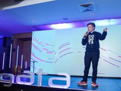 Alcaldía y Amazon Web Services anuncian programas de formación digital