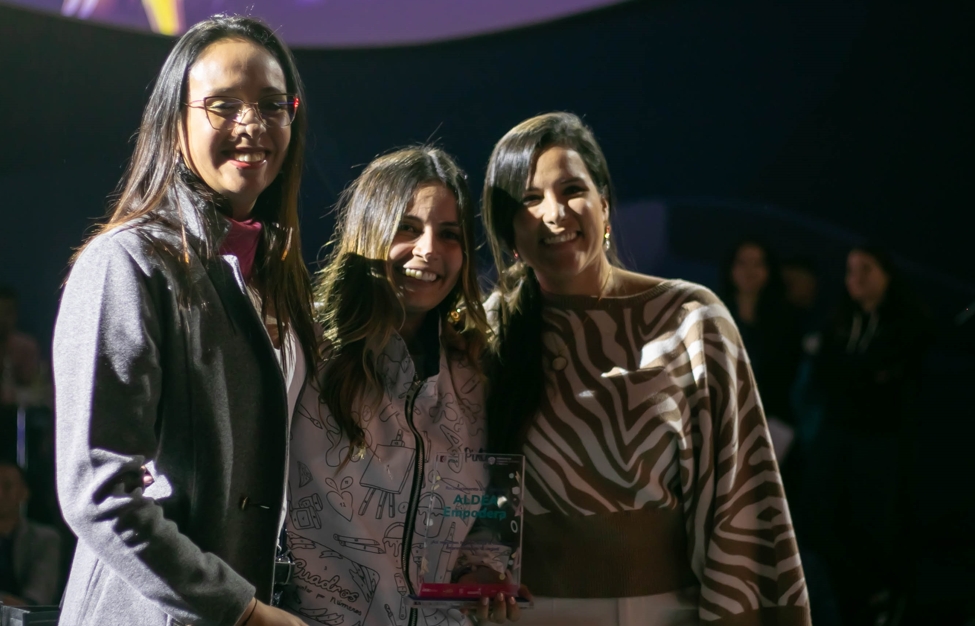 Aldea Empodera: una estrategia para potenciar el liderazgo femenino en 40 emprendedoras en la industria cultural y creativa en Bogotá